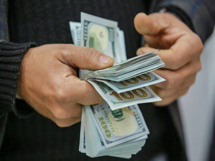 انخفاض سعر صرف الدولار مقابل الدينار في بغداد وأربيل عند الإغلاق انخفاض سعر صرف الدولار مقابل الدينار في بغداد وأربيل عند الإغلاق