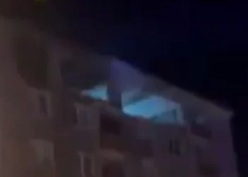 انفجار تمديدات الغاز الطبيعي في شقة بتركيا يودي بحياة شخصين ويتسبب بأضرار جسيمة
