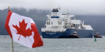بتروتشاينا تدرس بيع 15% من أسهم LNG Canada لتمويل توسعة المرحلة الثانية في 2026