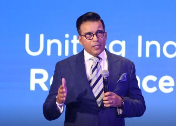 بحري تتعاقد على بناء سفينتين RoCon تعملان بالغاز الطبيعي المسال لعام 2026