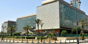 بلدية الكويت تبدأ حملة لإزالة السيارات المهملة وتحسين النظافة العامة