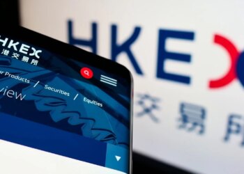 بنك الشعب الصيني يدعم بورصة هونغ كونغ مع توقعات بنمو التداول في 2026