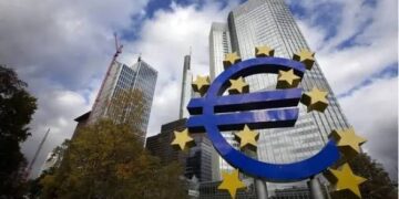 تراجع التضخم في منطقة اليورو إلى 2.8% رغم ارتفاع الفائدة الشهر الماضي
