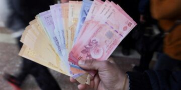 تراجع الدولار الأمريكي مقابل الليرة السورية في السوق الموازية الخميس 2 يوليو 2026