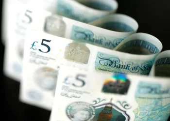 تراجع اليورو 0.2% أمام الجنيه الإسترليني مع وصول الأخير لأعلى مستوياته السنوية