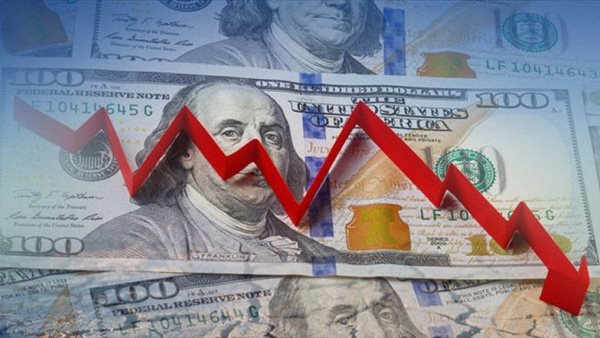 تراجع سعر الدولار أمام الجنيه المصري إلى 49.08 جنيه في البنوك تراجع سعر الدولار أمام الجنيه المصري إلى 49.08 جنيه في البنوك