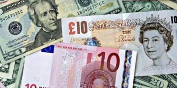 تراجع سعر الدولار والعملات الأجنبية مقابل الجنيه في مصر اليوم