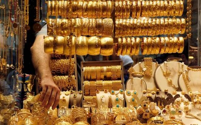 تراجع سعر جرام الذهب عيار 21 إلى 5835 جنيهاً مع استمرار ضغوط الدولار وأوقية الذهب قرب 4000 دولار تراجع سعر جرام الذهب عيار 21 إلى 5835 جنيهاً مع استمرار ضغوط الدولار وأوقية الذهب قرب 4000 دولار