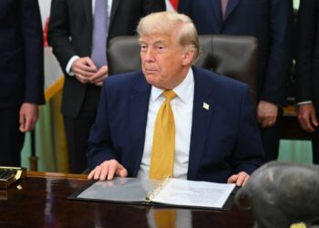 ترمب: إخراج 22 ناقلة نفط من مضيق هرمز بأمن كامل يمنع ارتفاع برميل النفط إلى 350 دولاراً