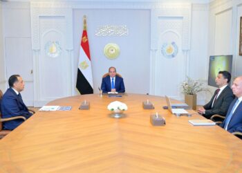تطوير مبادرة شمس الصناعة لتركيب محطات شمسية على 7000 مصنع في مصر