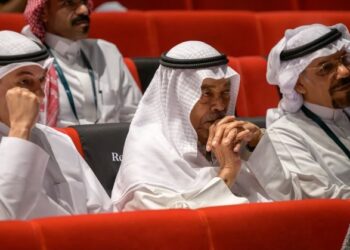 توثيق تاريخي لمسيرة سعد الفرج الفنية يؤرخ تاريخ الكويت الثقافي
