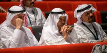 توثيق تاريخي لمسيرة سعد الفرج الفنية يؤرخ تاريخ الكويت الثقافي