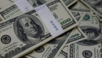 ثبات سعر الدولار أمام الجنيه المصري عند 48.75 جنيه للشراء اليوم