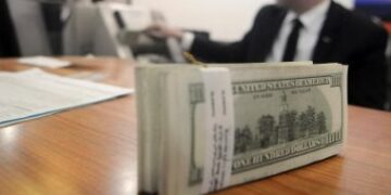 ثبات سعر الدولار أمام الجنيه المصري في البنوك المصرية اليوم