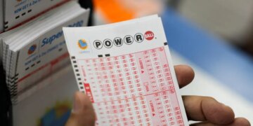 جوائز باوربول الأميركية ترتفع إلى 633 مليون دولار مع ضرائب مرتفعة على الفائزين
