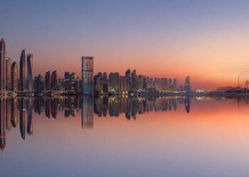 دبي القابضة تسلم أكثر من 106 آلاف منزل وأرض وتخدم 1.3 مليون مقيم