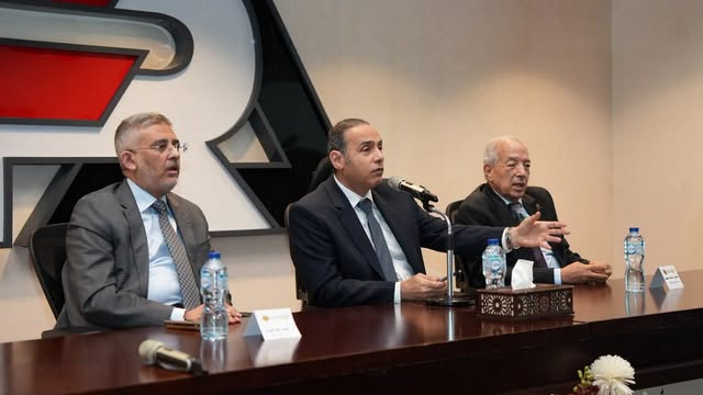 رئيس الهيئة للرقابة المالية يبحث مع شركات مصر تنشيط سوق التأمين وتطوير منتجاته رئيس الهيئة للرقابة المالية يبحث مع شركات مصر تنشيط سوق التأمين وتطوير منتجاته