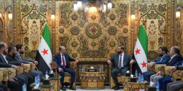 رئيس هيئة المنافذ ومحافظ دير الزور يبحثان تطوير منفذ البوكمال الحدودي في سوريا