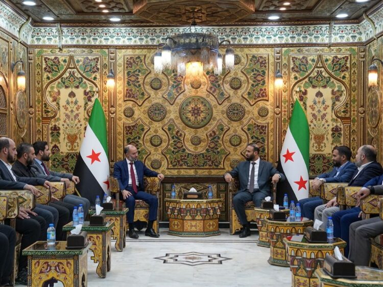 رئيس هيئة المنافذ ومحافظ دير الزور يبحثان تطوير منفذ البوكمال الحدودي في سوريا رئيس هيئة المنافذ ومحافظ دير الزور يبحثان تطوير منفذ البوكمال الحدودي في سوريا