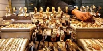 سعر أونصة الذهب ينخفض 0.8% إلى 3960 دولار واستقرار أسعار المعدن النفيس محلياً