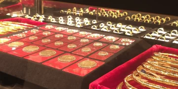 سعر الذهب يرتفع إلى 4052 دولار للأونصة مع زيادة في السوق الفيتنامي