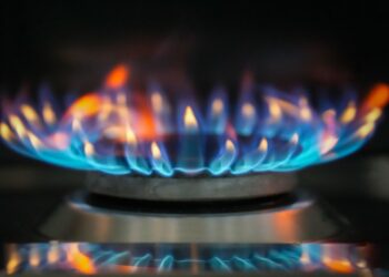 سوق TTF الأوروبي يرتفع إلى 60 يورو للميغاوات بسبب اضطراب إمدادات LNG شتاء 2026
