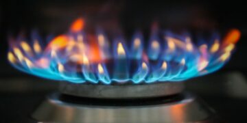 سوق TTF الأوروبي يرتفع إلى 60 يورو للميغاوات بسبب اضطراب إمدادات LNG شتاء 2026