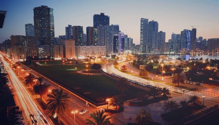 سوق عقارات الشارقة يسجل 8 مليار دولار تداولات بنمو 9.3% في 2026 سوق عقارات الشارقة يسجل 8 مليار دولار تداولات بنمو 9.3% في 2026