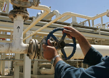 شركة Basra Oil ترفع الإنتاج إلى الطاقة الكاملة في حقول جنوب العراق بمقدار 1.5 مليون برميل يومياً
