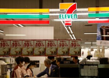 شركة Seven & I اليابانية تتفاوض على شراء حصة مزدوجة الرقم في سلسلة متاجر زابكا البولندية