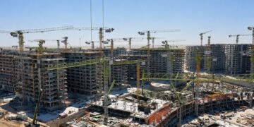 شركة عزيزي تتصدر سوق دبي بتسارع مبيعات 872 مليون دولار في يونيو