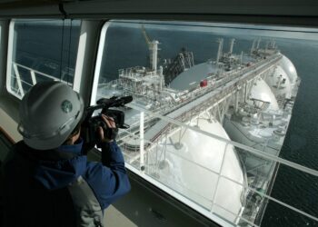 شركة نوفاتك تعيد استئناف بناء القطار الثالث لمشروع Arctic LNG 2 في 2026
