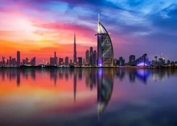شقة أم تاون هاوس في دبي؟ مقارنة بين الخيارات السكنية والاستثمارية