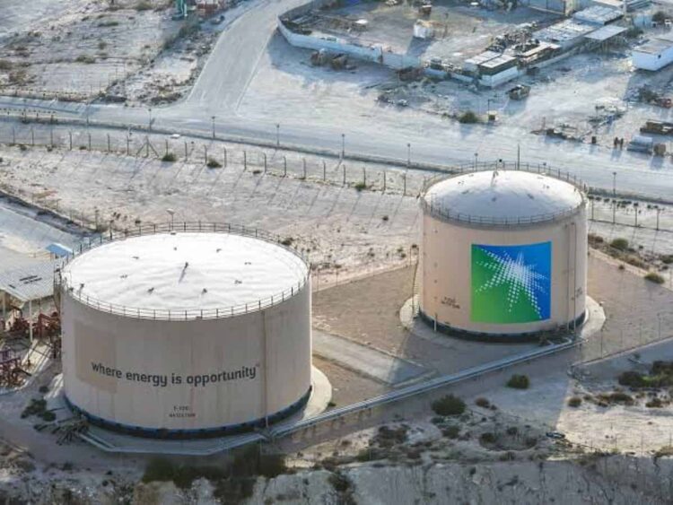 صادرات النفط السعودي ترتفع إلى 4.45 مليون برميل يومياً في يونيو صادرات النفط السعودي ترتفع إلى 4.45 مليون برميل يومياً في يونيو