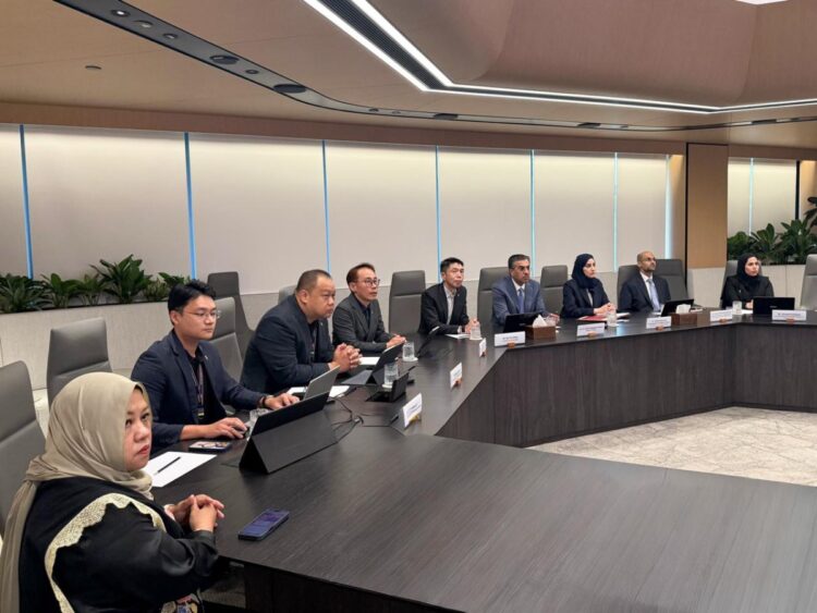 قطر تبحث تعزيز التعاون في التوظيف وتطوير القوى العاملة مع سنغافورة قطر تبحث تعزيز التعاون في التوظيف وتطوير القوى العاملة مع سنغافورة
