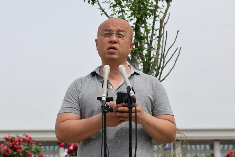 كوريا الجنوبية ترفع شكاوى جنائية ضد سامسونج وSK hynix بشأن مكافآت الأداء كوريا الجنوبية ترفع شكاوى جنائية ضد سامسونج وSK hynix بشأن مكافآت الأداء