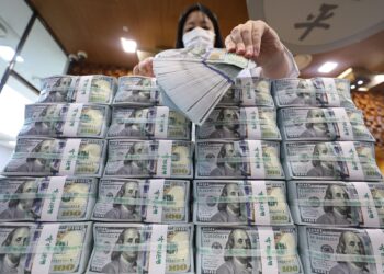 كوريا الجنوبية تستعيد مستوى 1480 وون مقابل الدولار وسط توقعات متقلبة