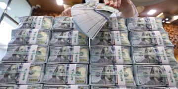 كوريا الجنوبية تستعيد مستوى 1480 وون مقابل الدولار وسط توقعات متقلبة