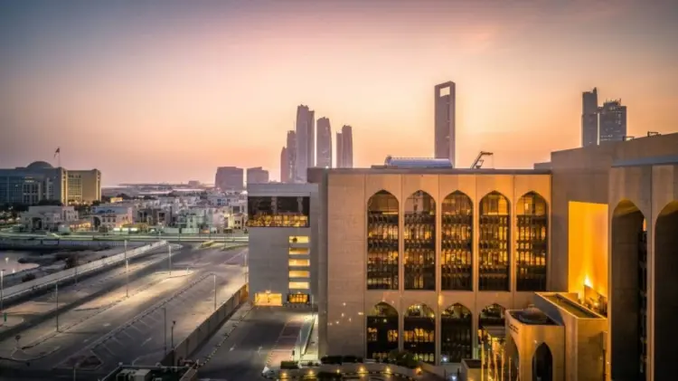 مصرف الإمارات المركزي يعلن نمو أصول البنوك إلى 5.633 تريليون درهم بنهاية مايو 2026 مصرف الإمارات المركزي يعلن نمو أصول البنوك إلى 5.633 تريليون درهم بنهاية مايو 2026