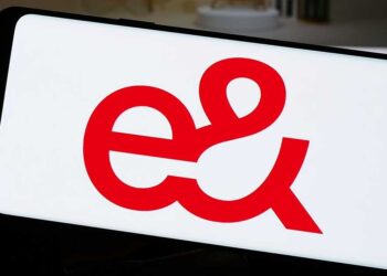 مغرب تستفيد من بيع إي آند لحصتها في فودافون بـ4.7 مليار درهم