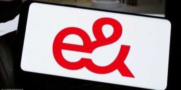 مغرب تستفيد من بيع إي آند لحصتها في فودافون بـ4.7 مليار درهم