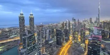 مقارنة سوق العقارات في دبي بين وسط المدينة والخليج التجاري وأسعار الشقق