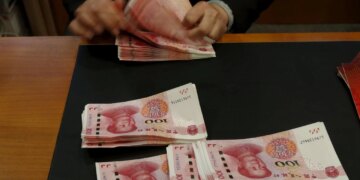 هيئة النقد في هونغ كونغ توسع مرفق تمويل اليوان إلى 500 مليار يوان