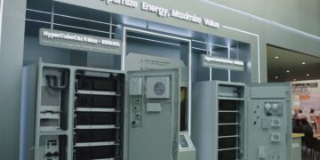 هيربرسترونغ تطلق حلول تخزين طاقة بسعة 835 كيلوواط ساعة في معرض The smarter E 2026