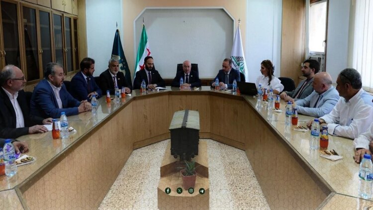 وزير النقل السوري يعرض خطة لتأهيل شركة السكك الحديدية في حلب وتطوير قطاع النقل في سوريا وزير النقل السوري يعرض خطة لتأهيل شركة السكك الحديدية في حلب وتطوير قطاع النقل في سوريا