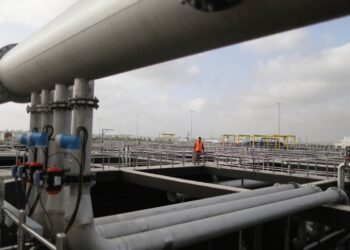أسعار الغاز الأوروبي TTF تقفز إلى 70 دولاراً بسبب تضرر شحنات LNG عبر مضيق هرمز