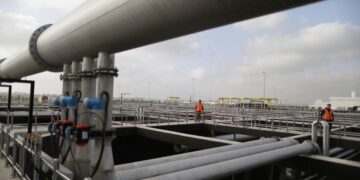 أسعار الغاز الأوروبي TTF تقفز إلى 70 دولاراً بسبب تضرر شحنات LNG عبر مضيق هرمز