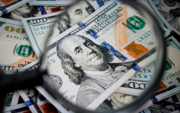 ارتفاع أجور العمال الأميركيين في الربع الرابع بنسبة 5.5% يعزز الادخار والاستثمار ارتفاع أجور العمال الأميركيين في الربع الرابع بنسبة 5.5% يعزز الادخار والاستثمار