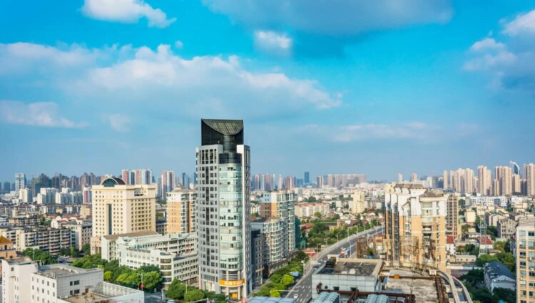 الاستثمار العقاري في دبي وأبوظبي بين عوائد الإيجار ونمو رأس المال الاستثمار العقاري في دبي وأبوظبي بين عوائد الإيجار ونمو رأس المال