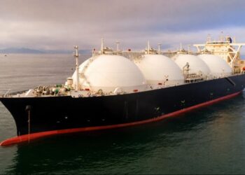 اللجنة الاقتصادية توافق على شراء 8 شحنات LNG وتوريد 5000 طن متري من LPG في 2026
